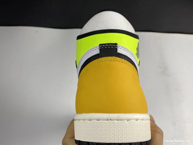 1 GOLD' JORDAN RETRO OG HIGH 'VOLT 555088-118 AIR 0708